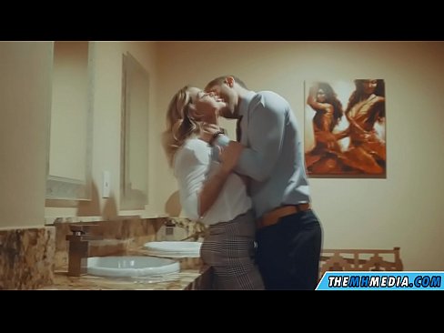 ❤️ Kur një bjonde me bukë ju josh në një banjë publike ❌ Pornografi cilësore në sq.tradewin.top ❌